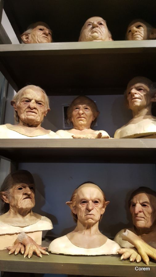 מאחורי הקספ